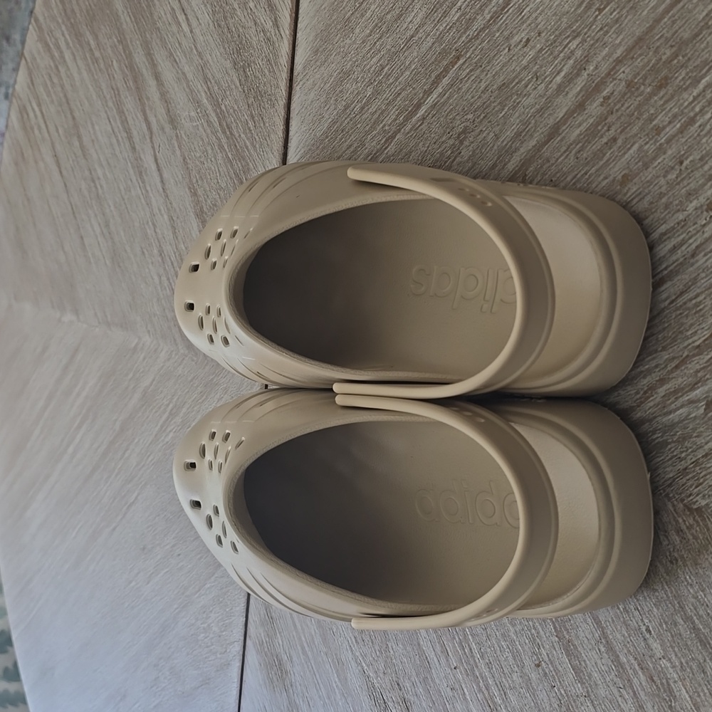 Adidas Slides New In Box. - Picture 3 of 6